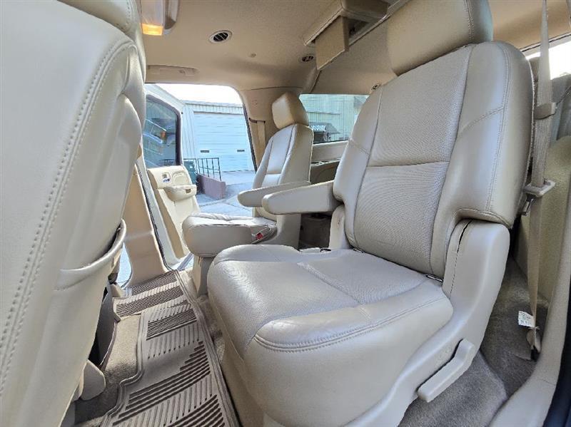 Cadillac Escalade ESV 2WD Luxury 2013