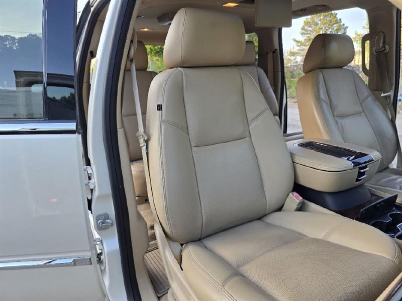 Cadillac Escalade ESV 2WD Luxury 2013