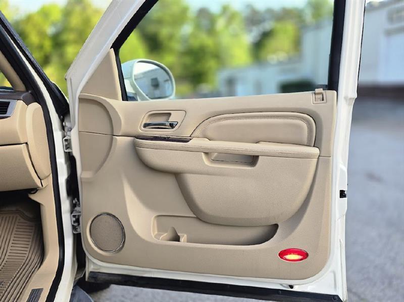 Cadillac Escalade ESV 2WD Luxury 2013