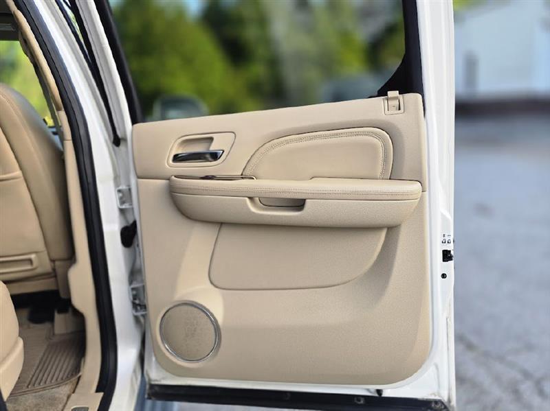 Cadillac Escalade ESV 2WD Luxury 2013