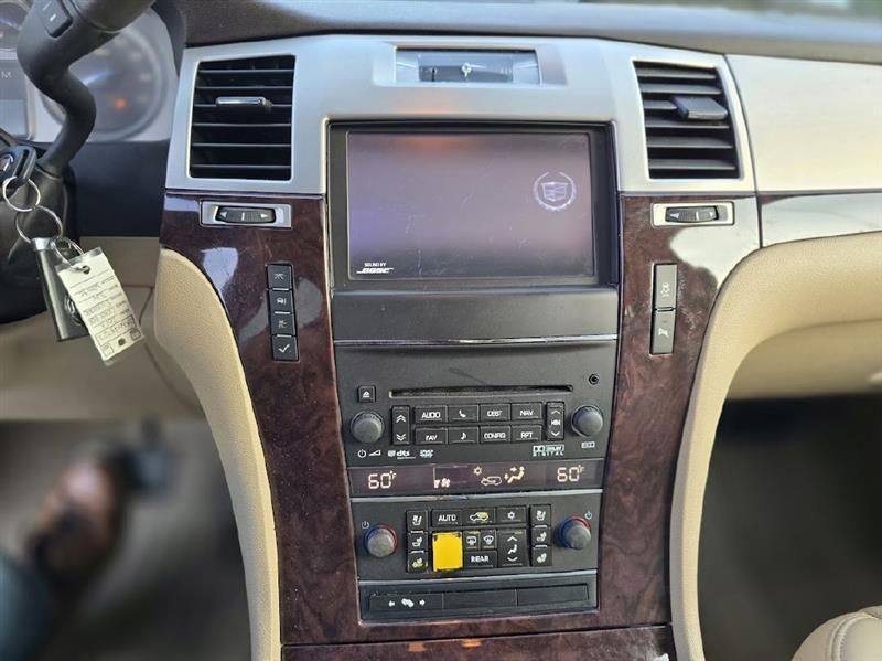 Cadillac Escalade ESV 2WD Luxury 2013