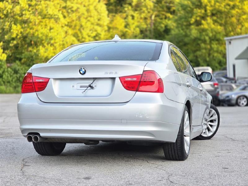 BMW 3-Series 328i 2009