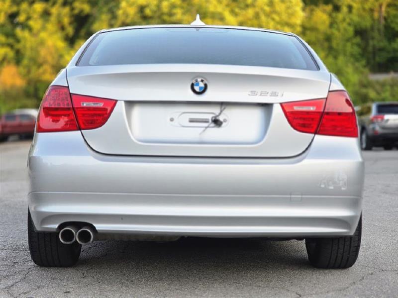 BMW 3-Series 328i 2009