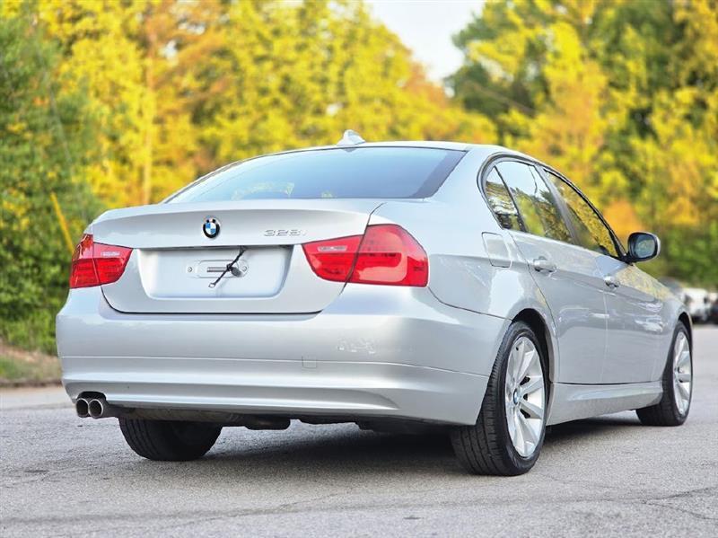 BMW 3-Series 328i 2009