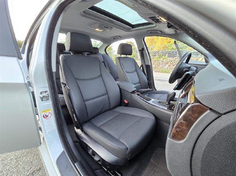 BMW 3-Series 328i 2009