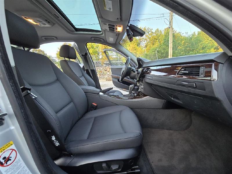 BMW 3-Series 328i 2009