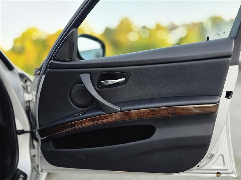 BMW 3-Series 328i 2009