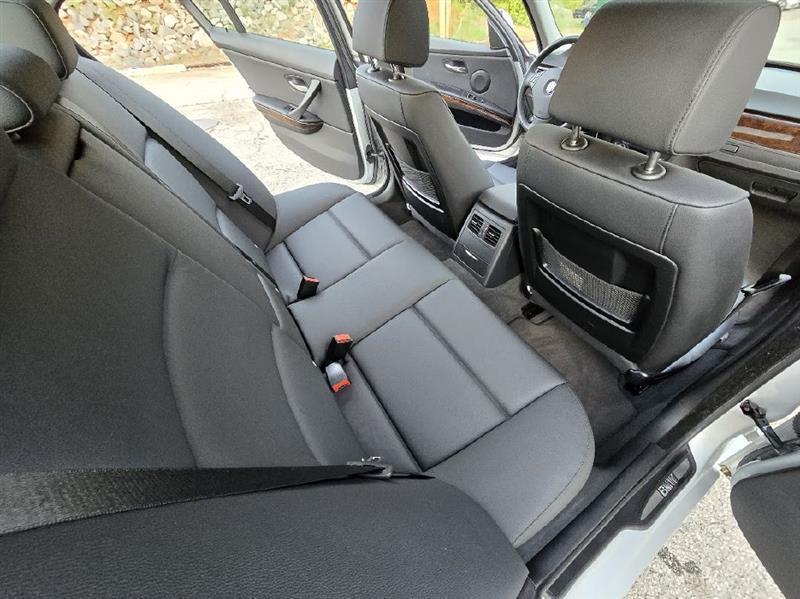 BMW 3-Series 328i 2009