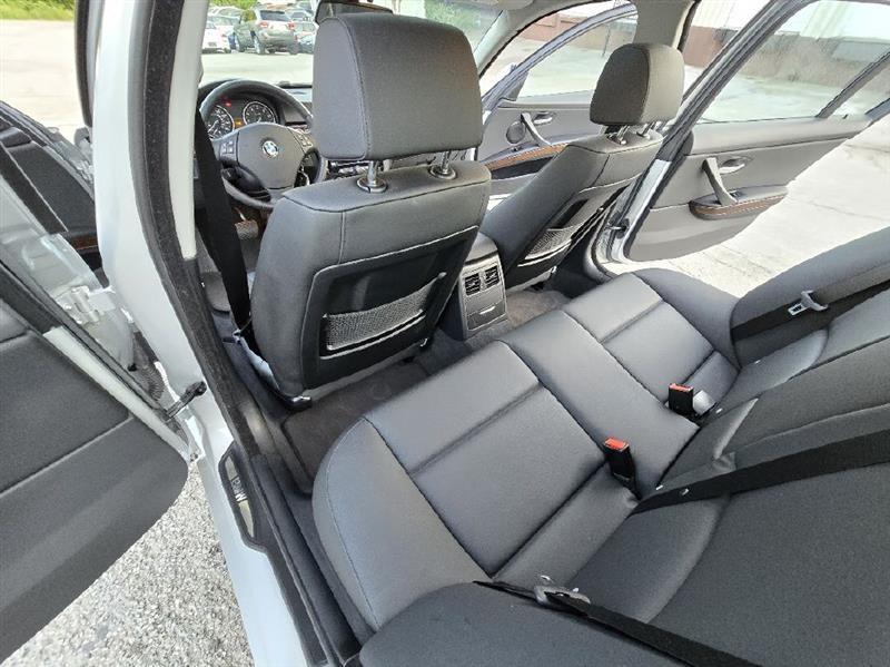 BMW 3-Series 328i 2009