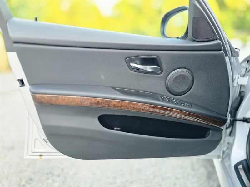 BMW 3-Series 328i 2009