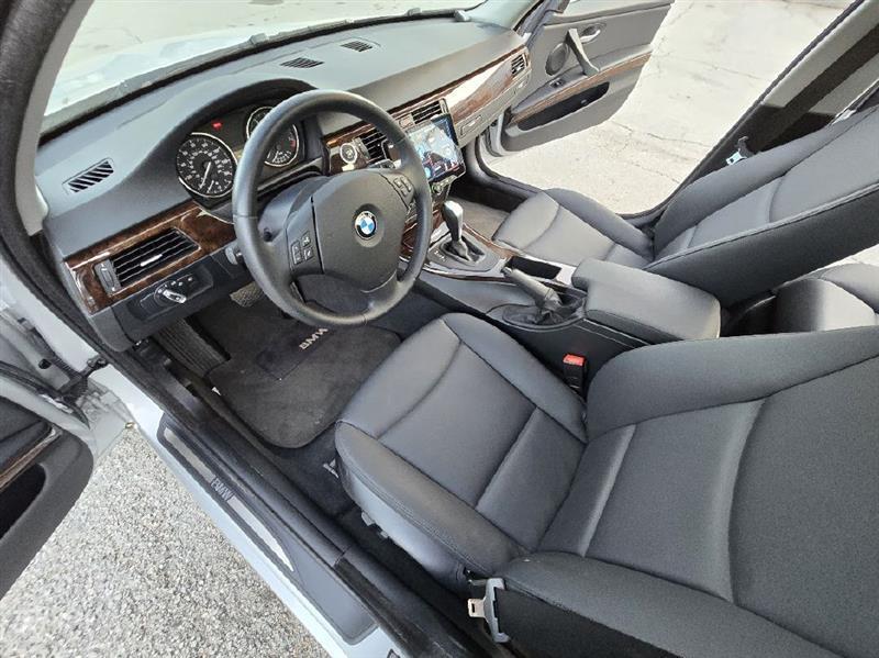 BMW 3-Series 328i 2009