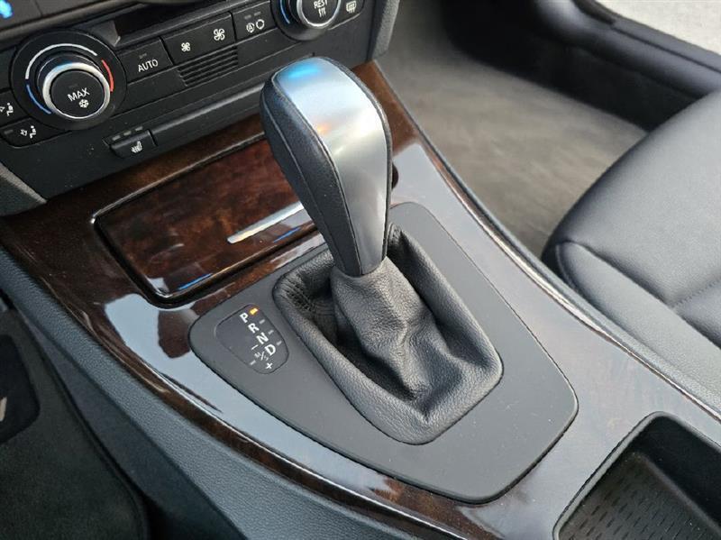 BMW 3-Series 328i 2009