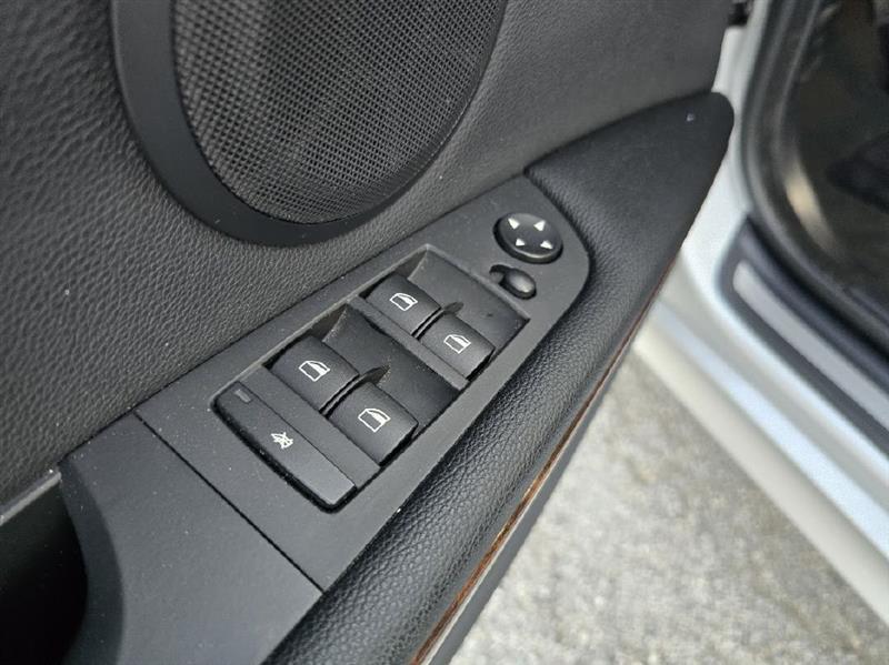 BMW 3-Series 328i 2009