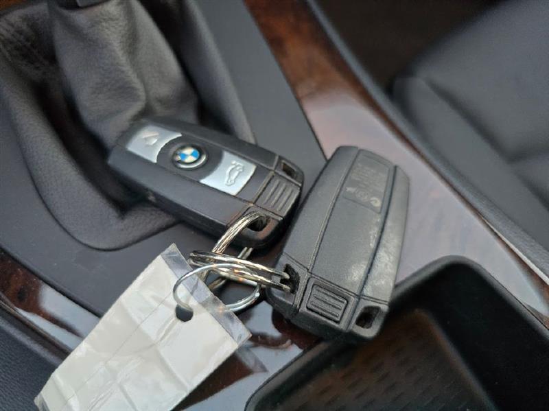 BMW 3-Series 328i 2009