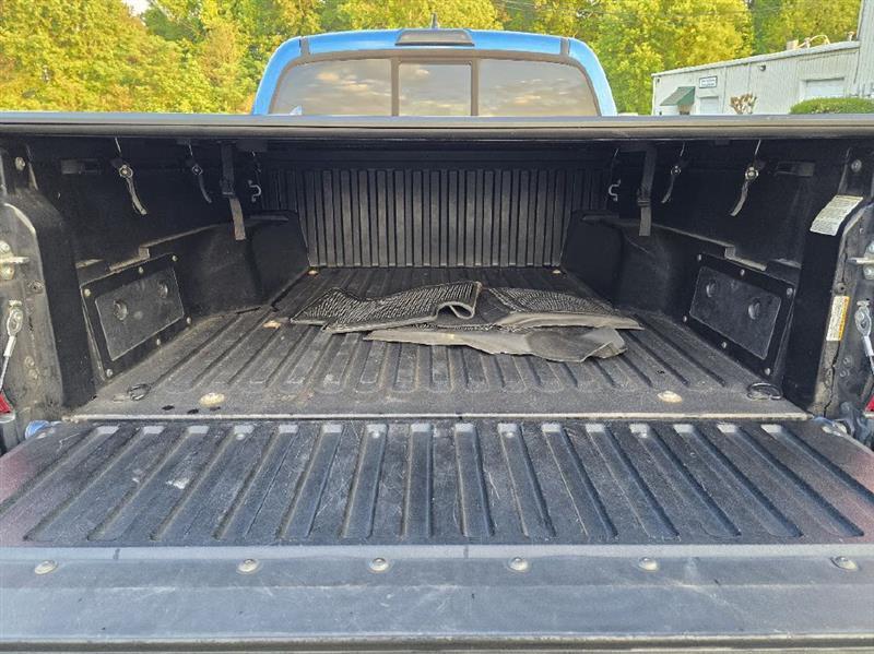 Toyota Tacoma SR5 Double Cab Long Bed V6 6AT 2WD 2017