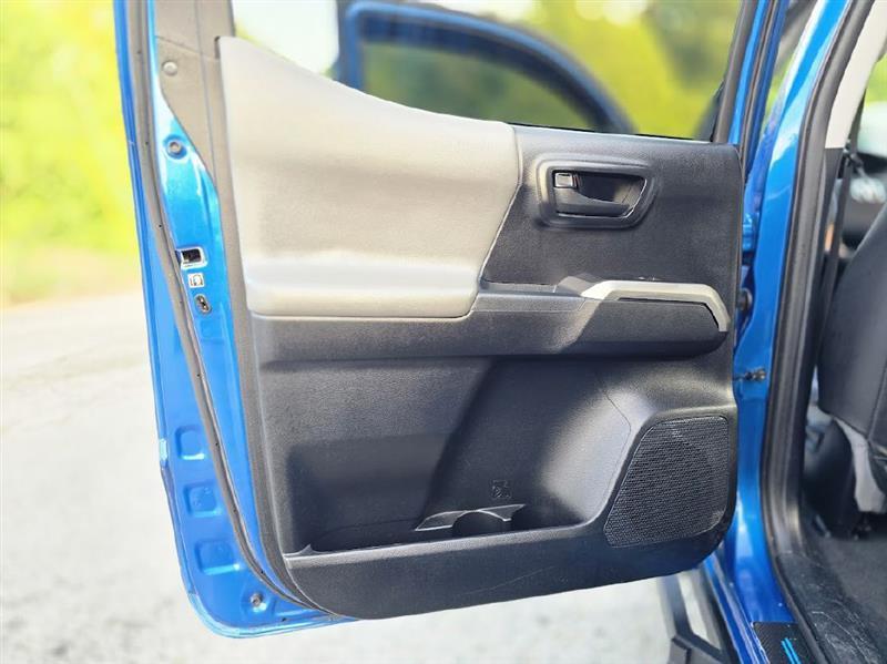 Toyota Tacoma SR5 Double Cab Long Bed V6 6AT 2WD 2017