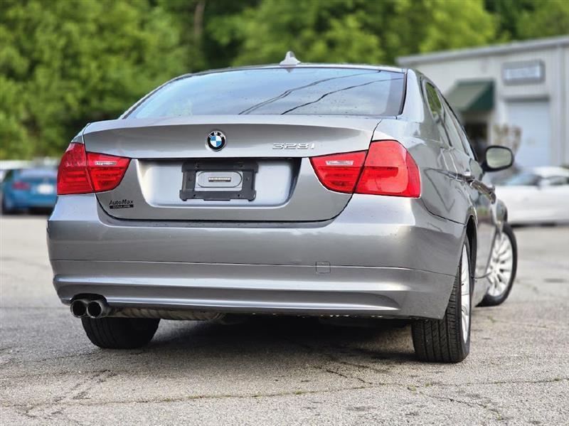 BMW 3-Series 328i 2009