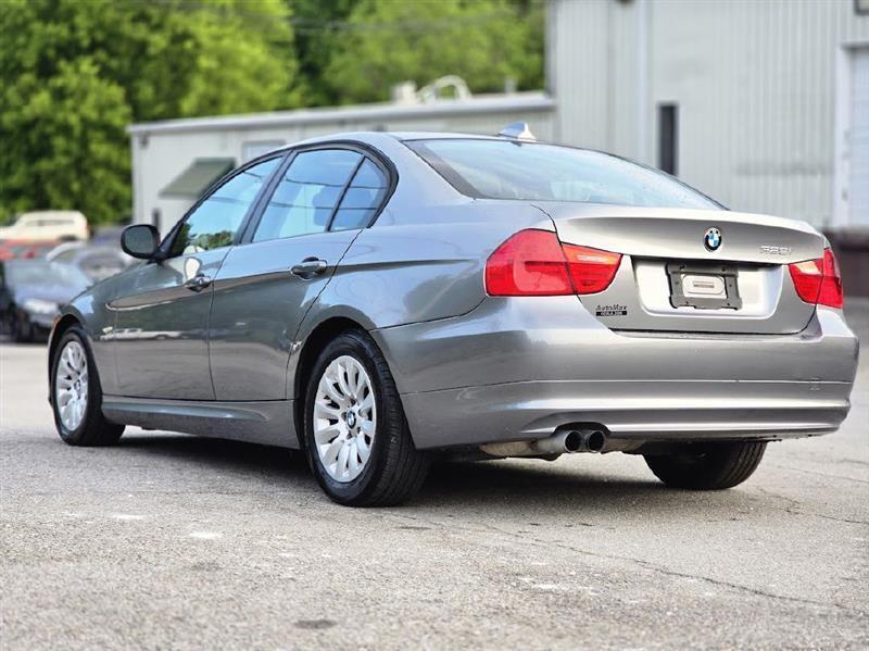 BMW 3-Series 328i 2009