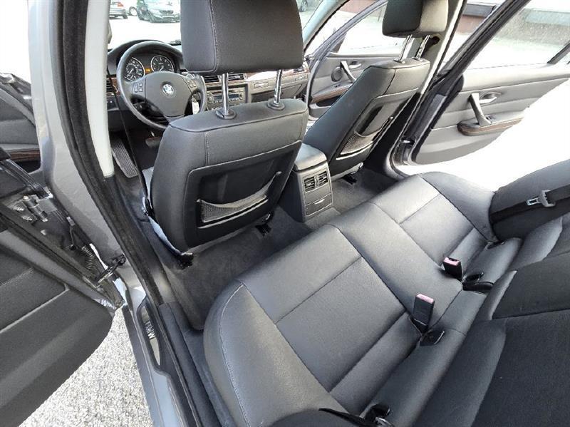 BMW 3-Series 328i 2009