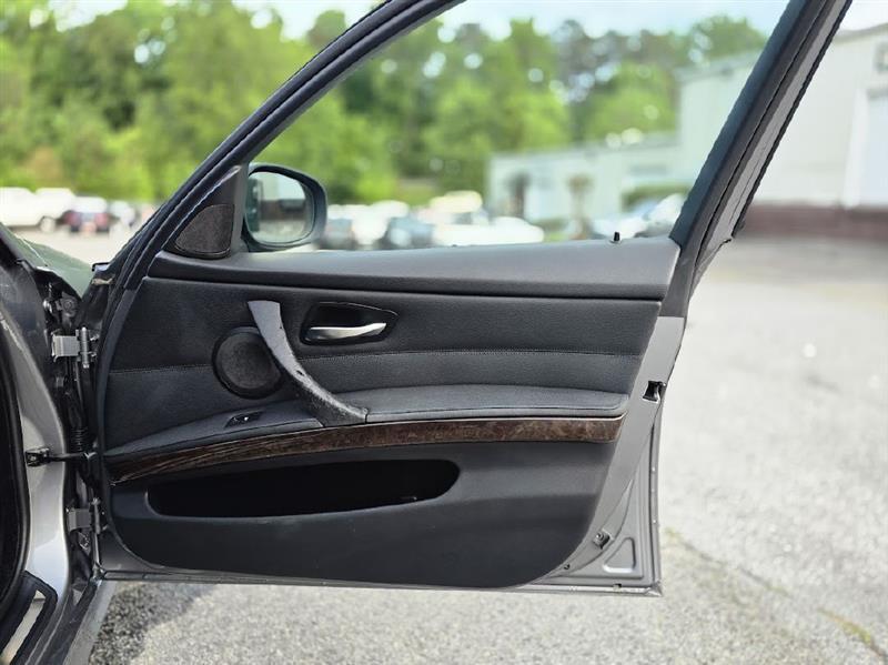 BMW 3-Series 328i 2009