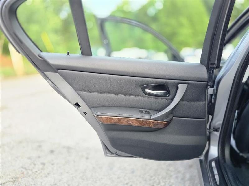 BMW 3-Series 328i 2009