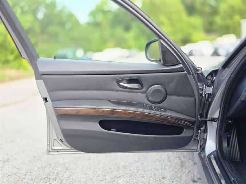 BMW 3-Series 328i 2009