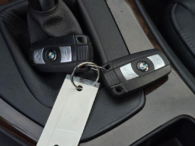 BMW 3-Series 328i 2009