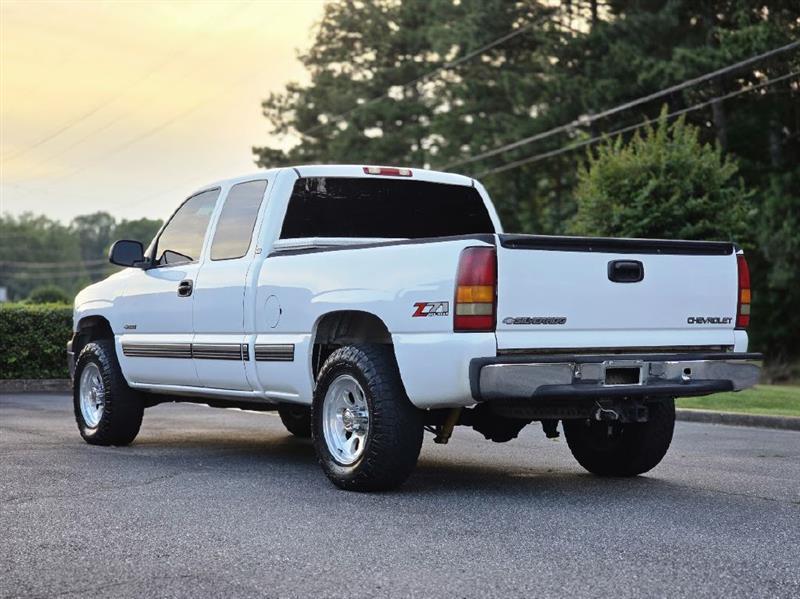 Chevrolet Silverado 1500 Ext. Cab 3-Door Short Bed 4WD 2000