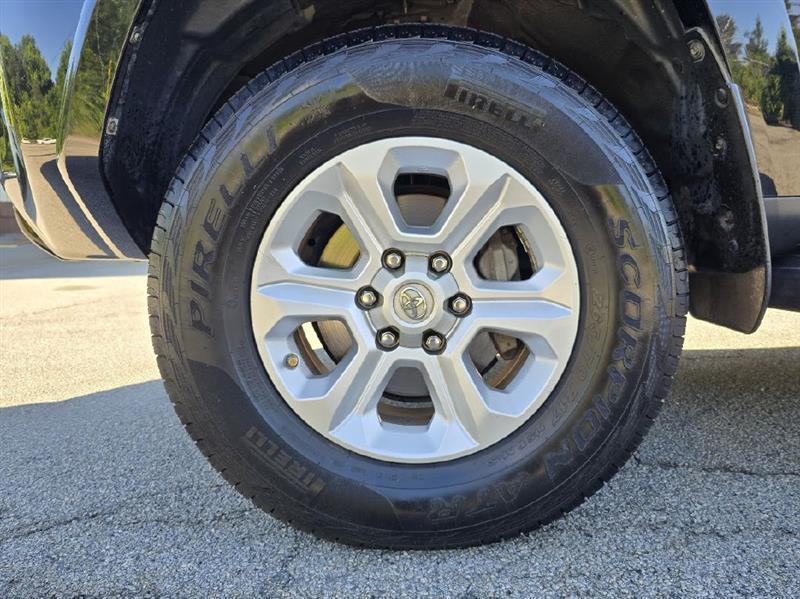 Toyota 4Runner SR5 4WD 2016