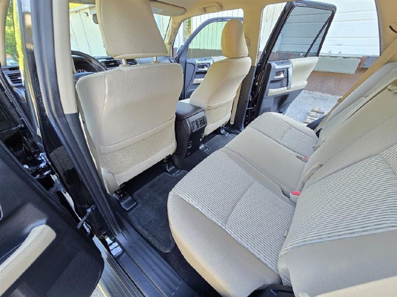 Toyota 4Runner SR5 4WD 2016