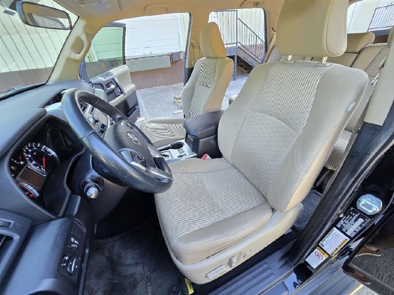 Toyota 4Runner SR5 4WD 2016