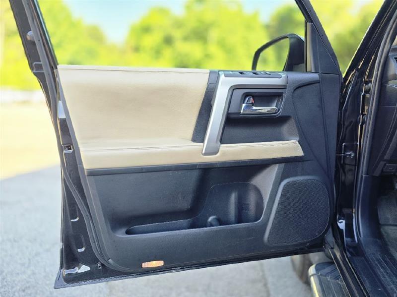 Toyota 4Runner SR5 4WD 2016