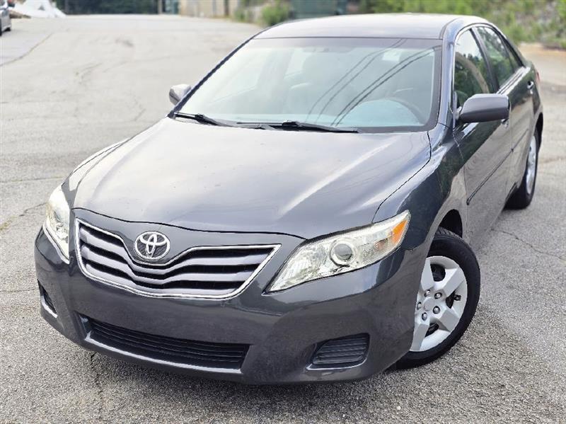 Toyota Camry SE 6-Spd MT 2010