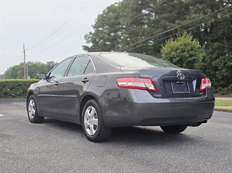 Toyota Camry SE 6-Spd MT 2010