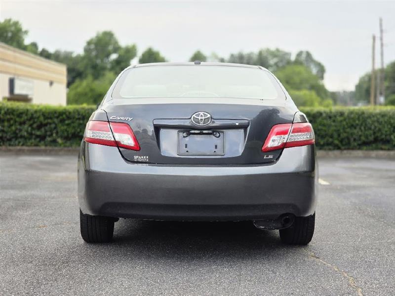Toyota Camry SE 6-Spd MT 2010