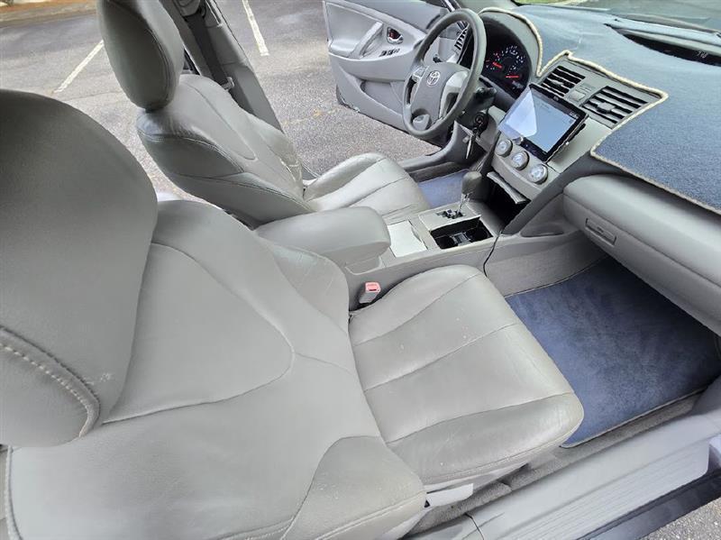 Toyota Camry SE 6-Spd MT 2010