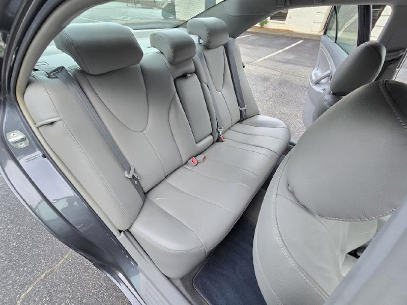Toyota Camry SE 6-Spd MT 2010