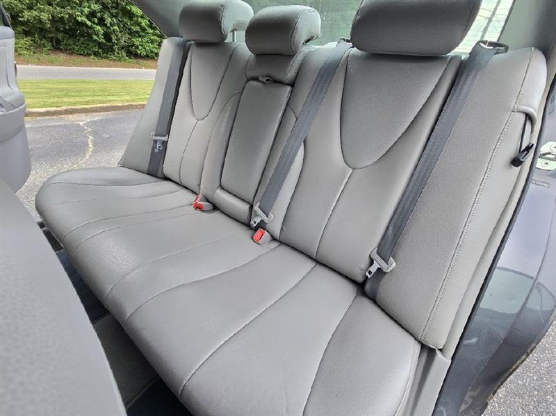Toyota Camry SE 6-Spd MT 2010