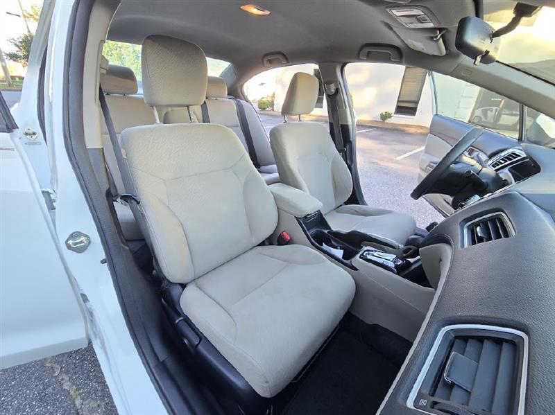 Honda Civic LX Sedan 5-Speed AT 2013