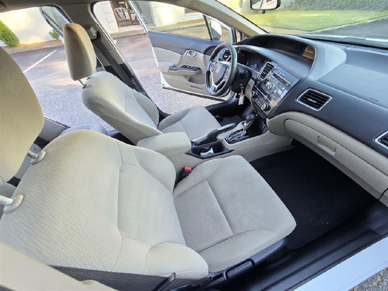 Honda Civic LX Sedan 5-Speed AT 2013