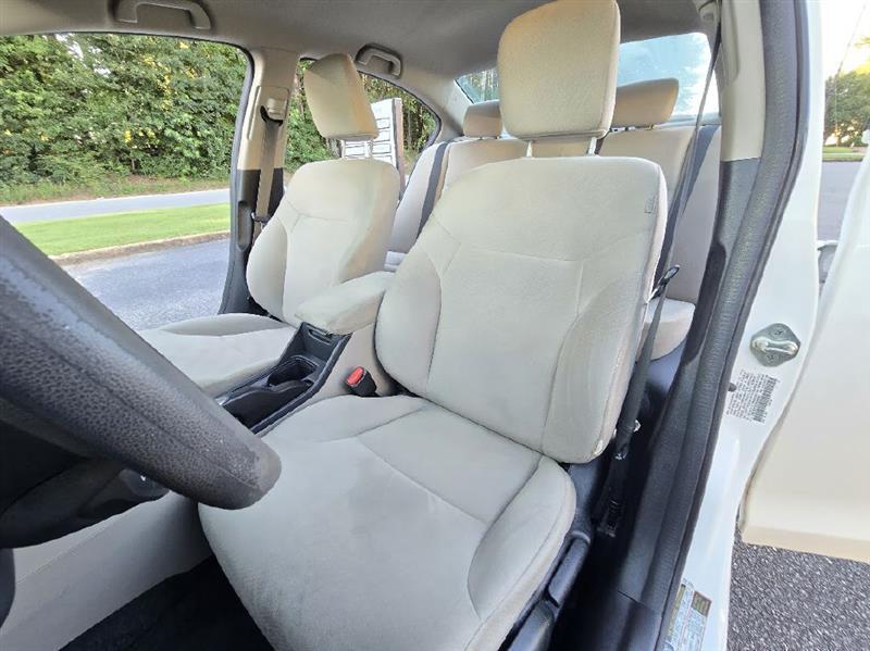 Honda Civic LX Sedan 5-Speed AT 2013