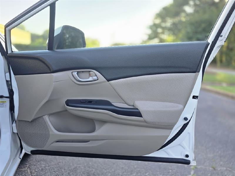 Honda Civic LX Sedan 5-Speed AT 2013