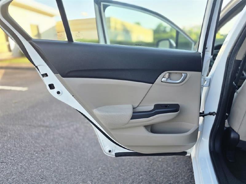 Honda Civic LX Sedan 5-Speed AT 2013
