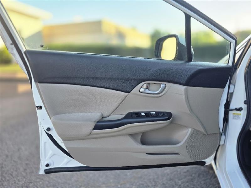 Honda Civic LX Sedan 5-Speed AT 2013