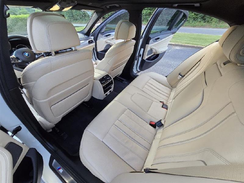 BMW 5-Series M550i xDrive 2018