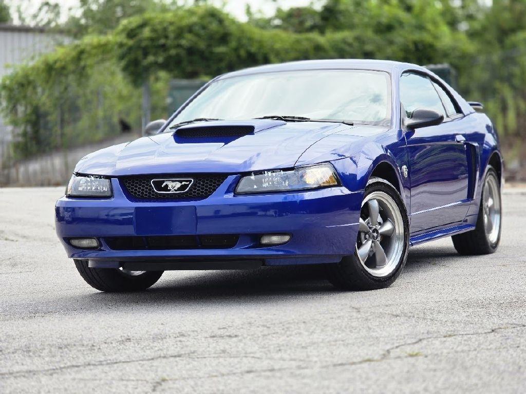 2004 Ford Mustang GT Deluxe Coupe