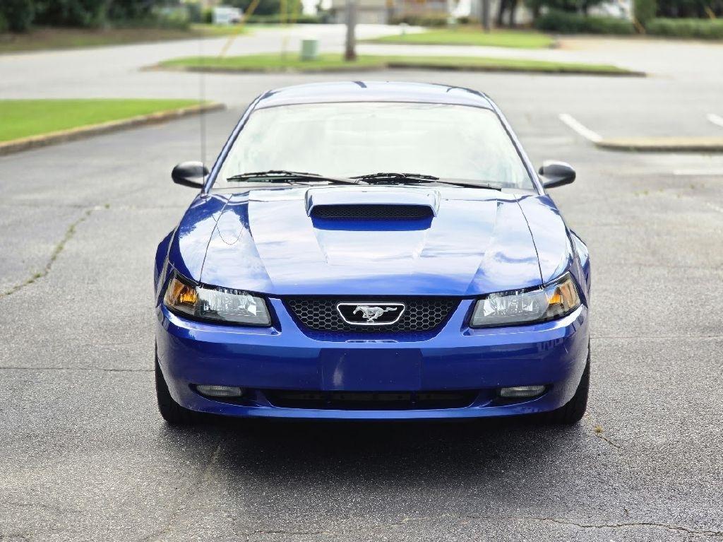 Ford Mustang GT Deluxe Coupe 2004