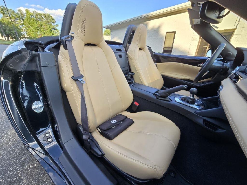 Mazda MX-5 Miata Grand Touring 6AT 2016