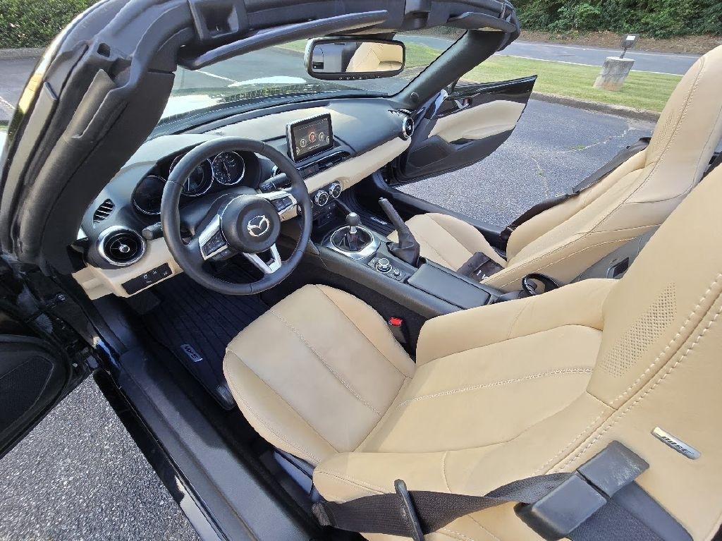 Mazda MX-5 Miata Grand Touring 6AT 2016