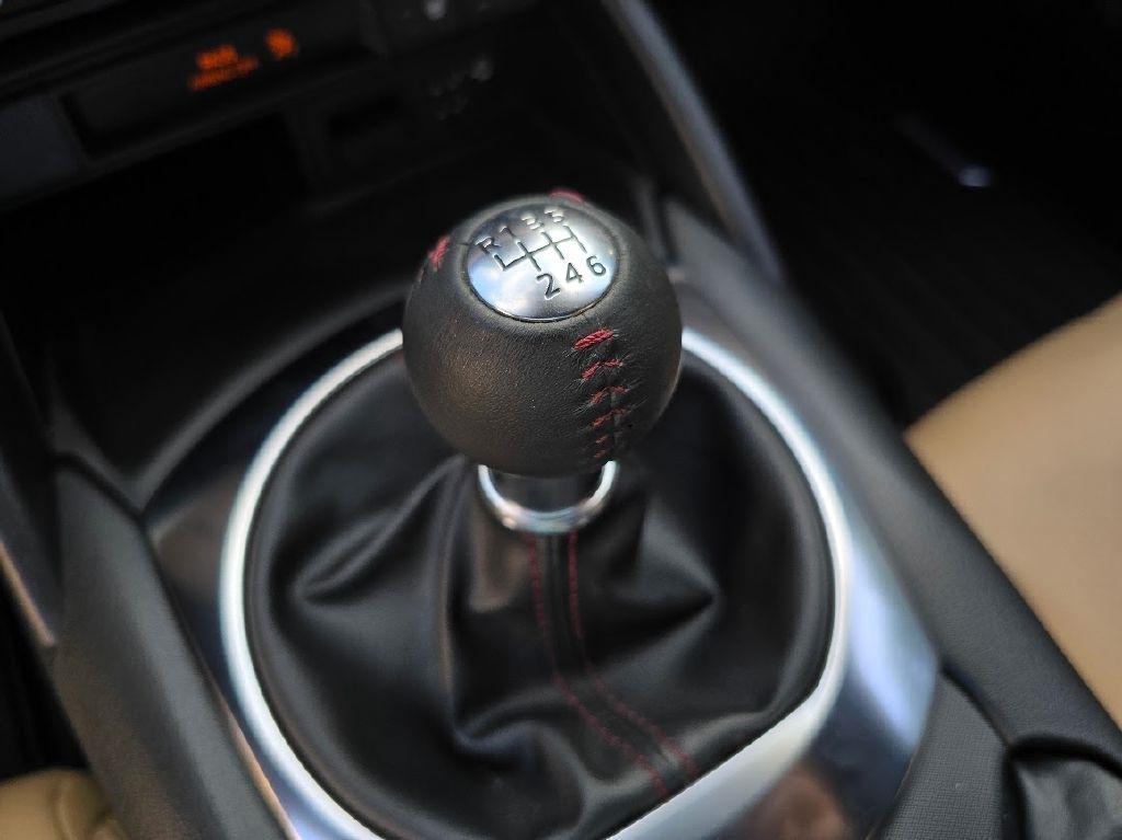 Mazda MX-5 Miata Grand Touring 6AT 2016